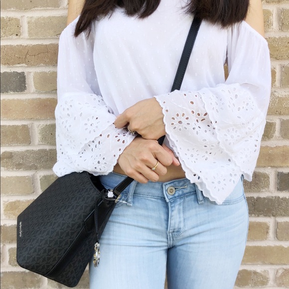 Gaby’sBags👜💕- Michael Kors Bucket Bag Black - Picture 4 of 5